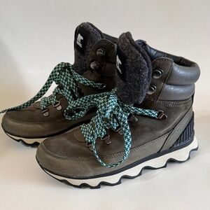 Sorel Women's Kinetic Conquest waterproof boots in the "Alpine Tundra" Size 7.5